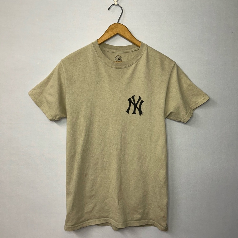 New York Yankees T-Shirt — Men’s Small